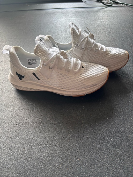 Under Armour Black Graphic Tees with White Knit Training Shoes main image 6